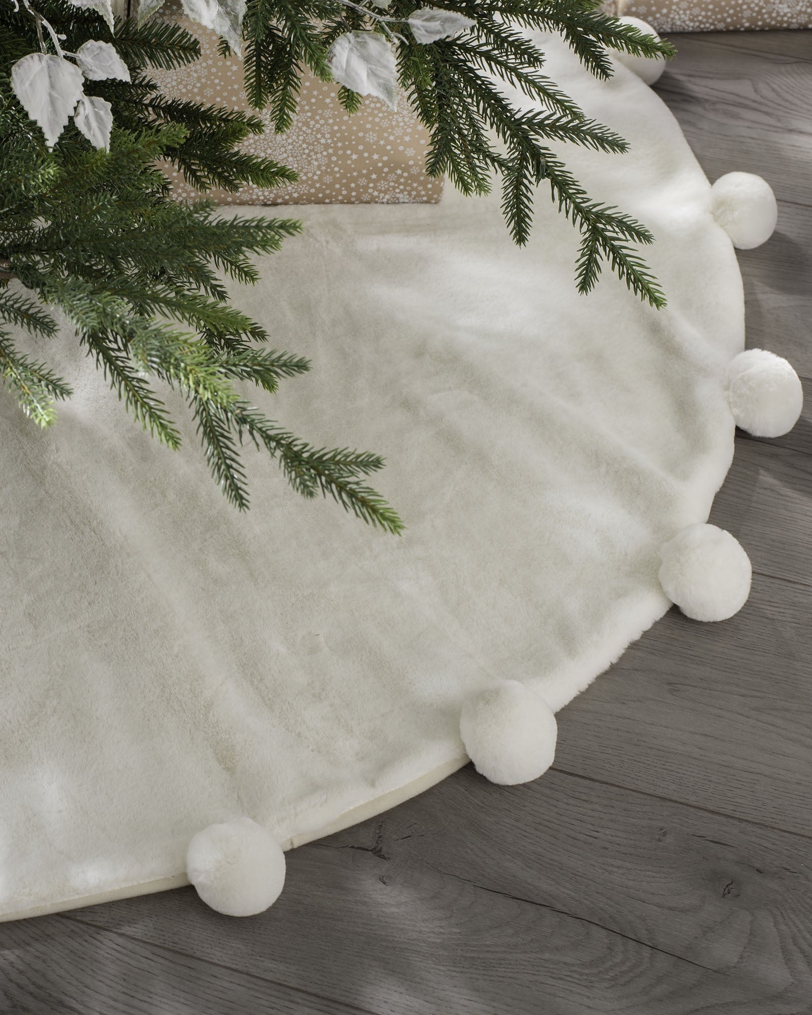 Fur Pom Pom Tree Skirt, Cream, 120 cm