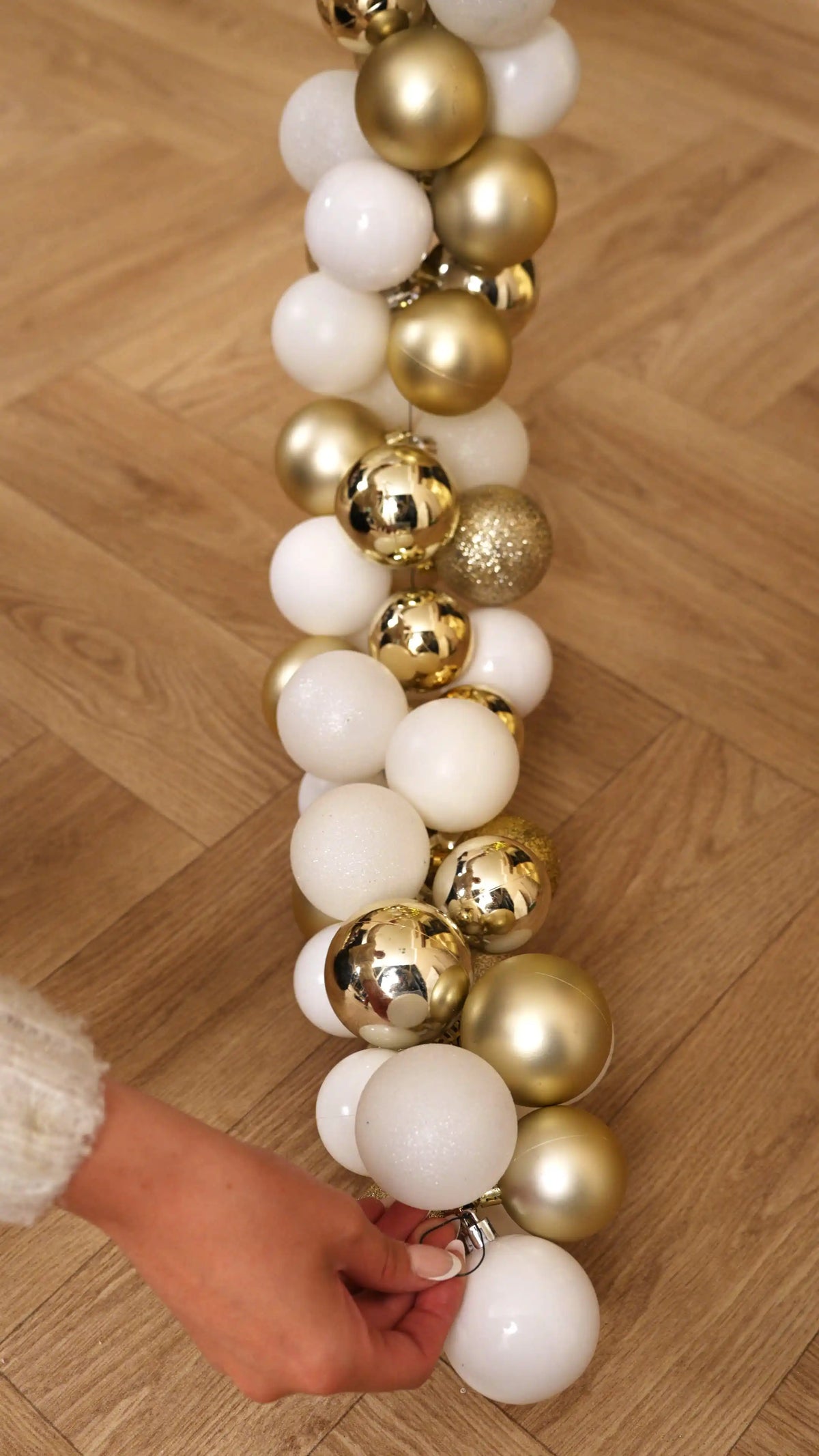 Make Your Bauble Garlands & Clusters