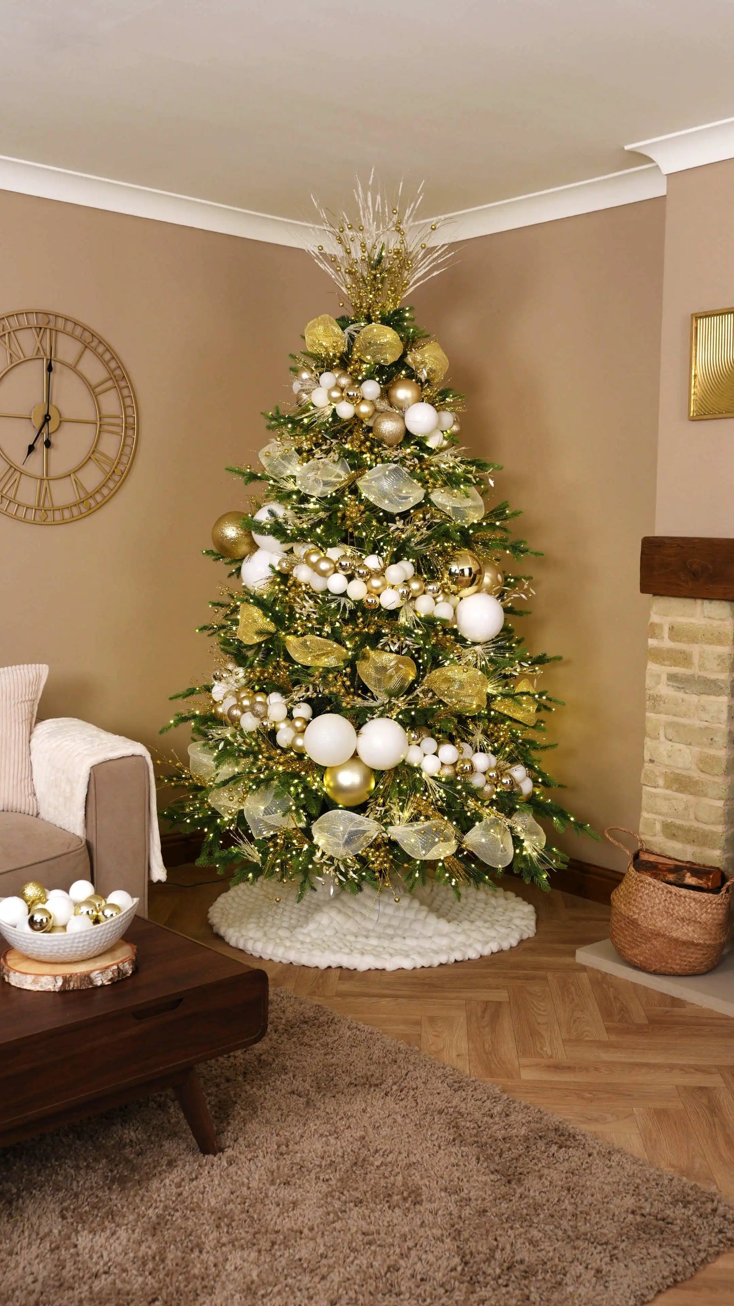 Create a Gold & White Tree Topper