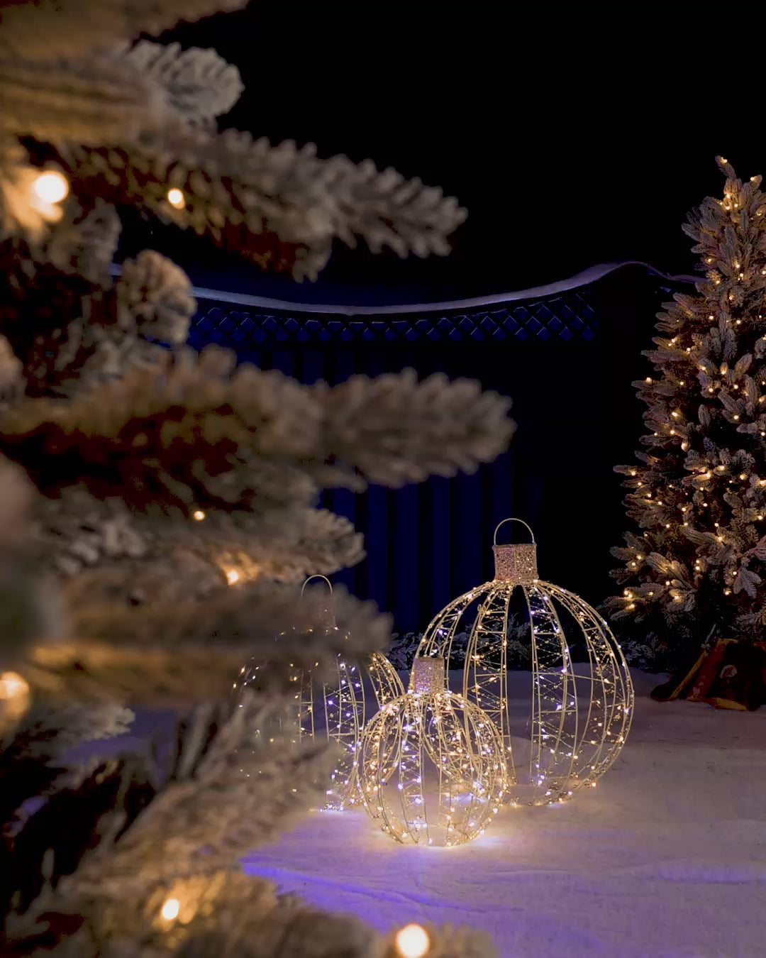 Load video: Set of 3 Pre-Lit Baubles Silhouette, 62 cm
