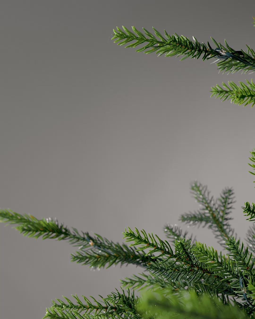 Load video: Set of 50 Shatterproof Baubles, Christmas Red