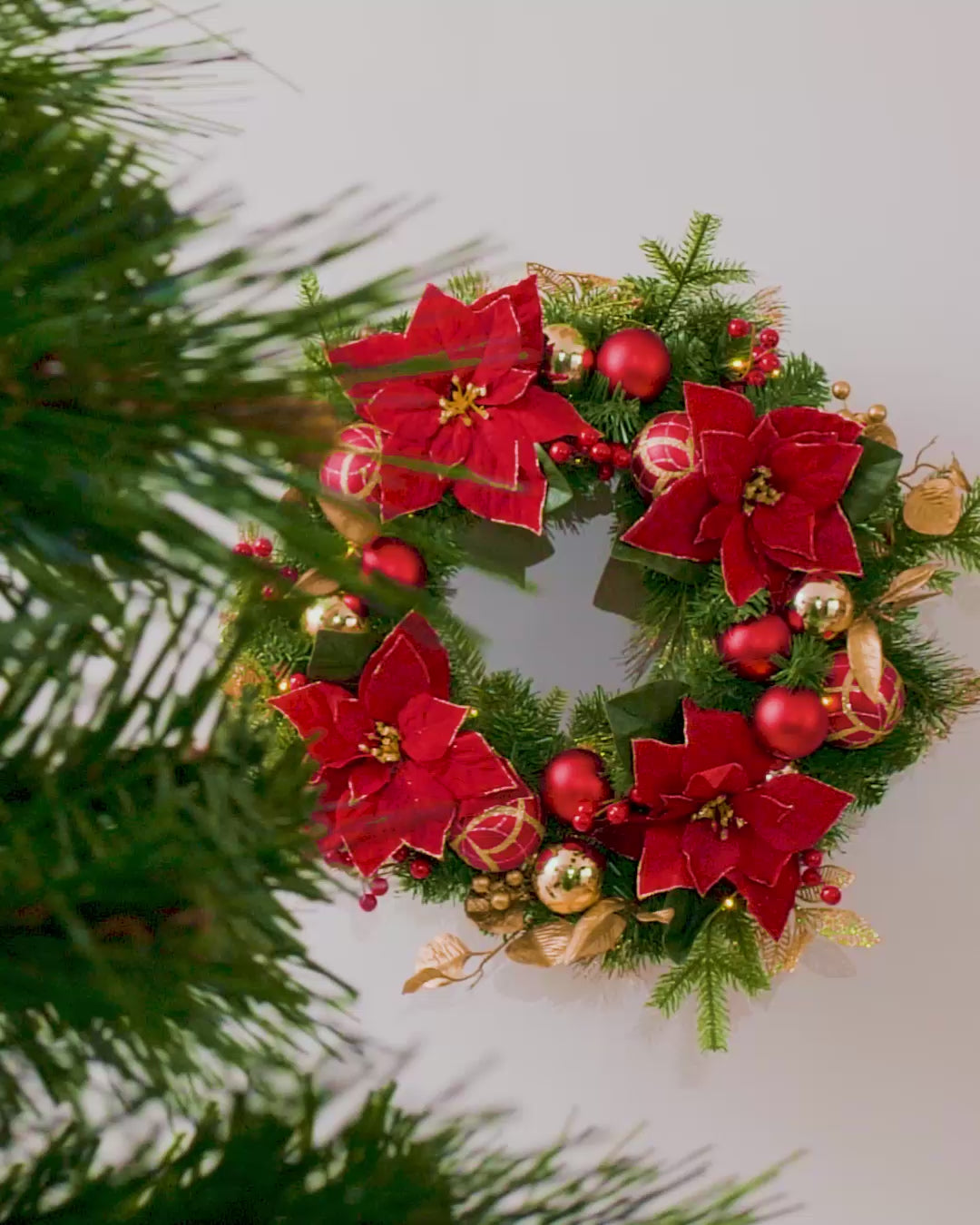 Load video: Pre-Lit Decorated Wreath, Red &amp; Gold, 60 cm