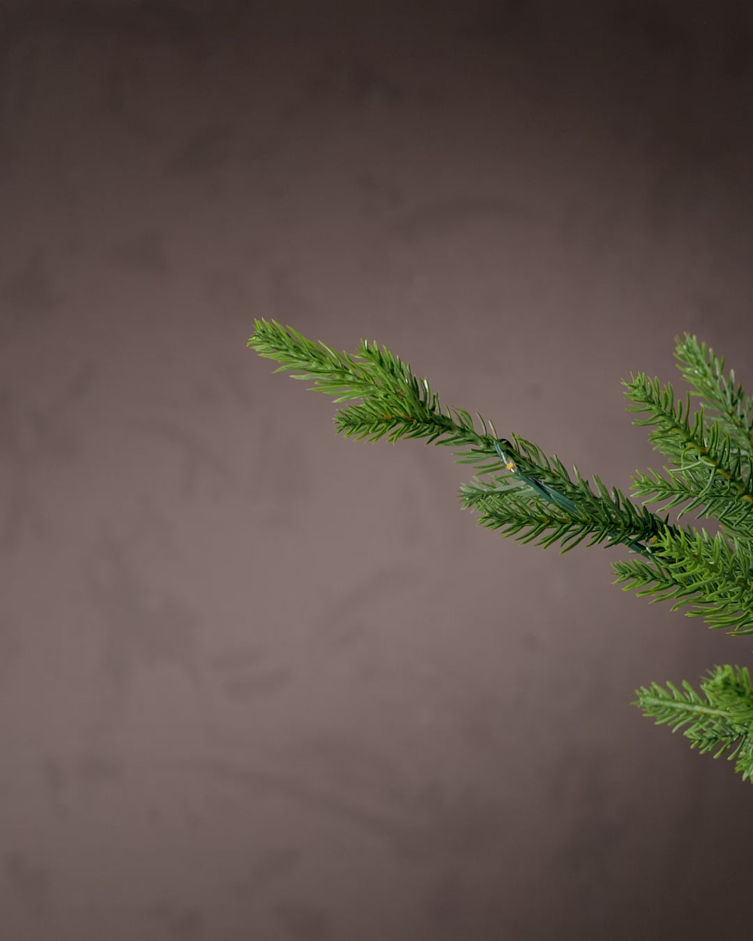 Load video: Set of 10 Glass Berry Cluster Baubles, Gold