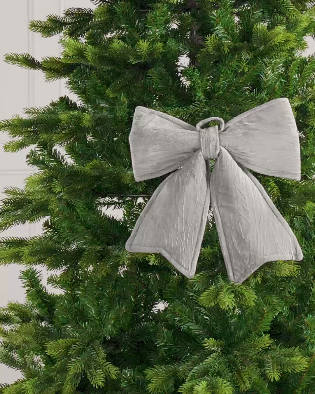 Load video: Vintage Velvet Christmas Bow, Silver, 30 cm