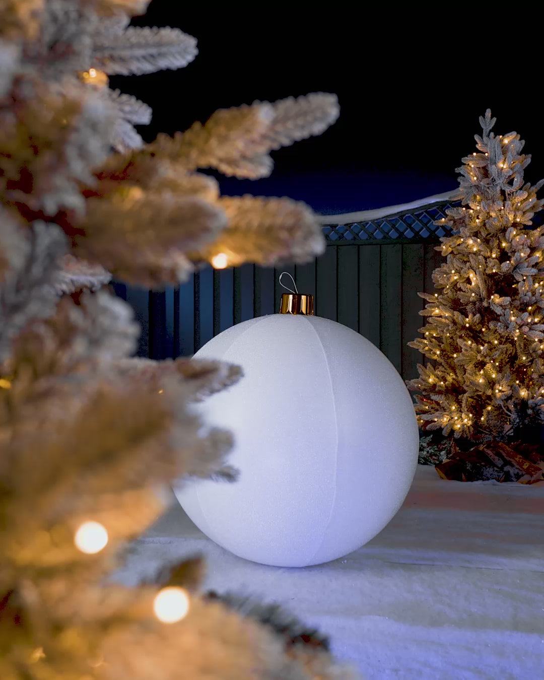 Load video: Inflatable Tinsel Christmas Bauble, White, 76 cm