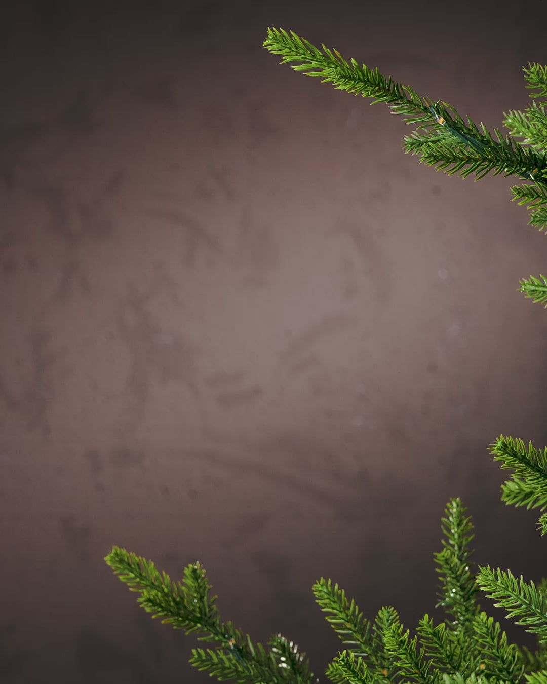 Load video: Set of 5 Large Glass Teardrop Baubles, Gold, 15 cm