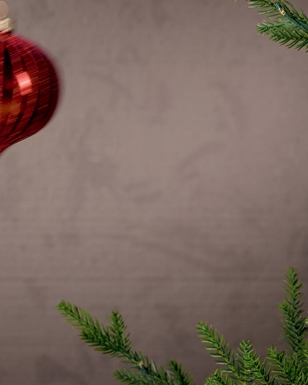 Load video: Set of 6 Glass Baubles, Christmas Red, 10 cm