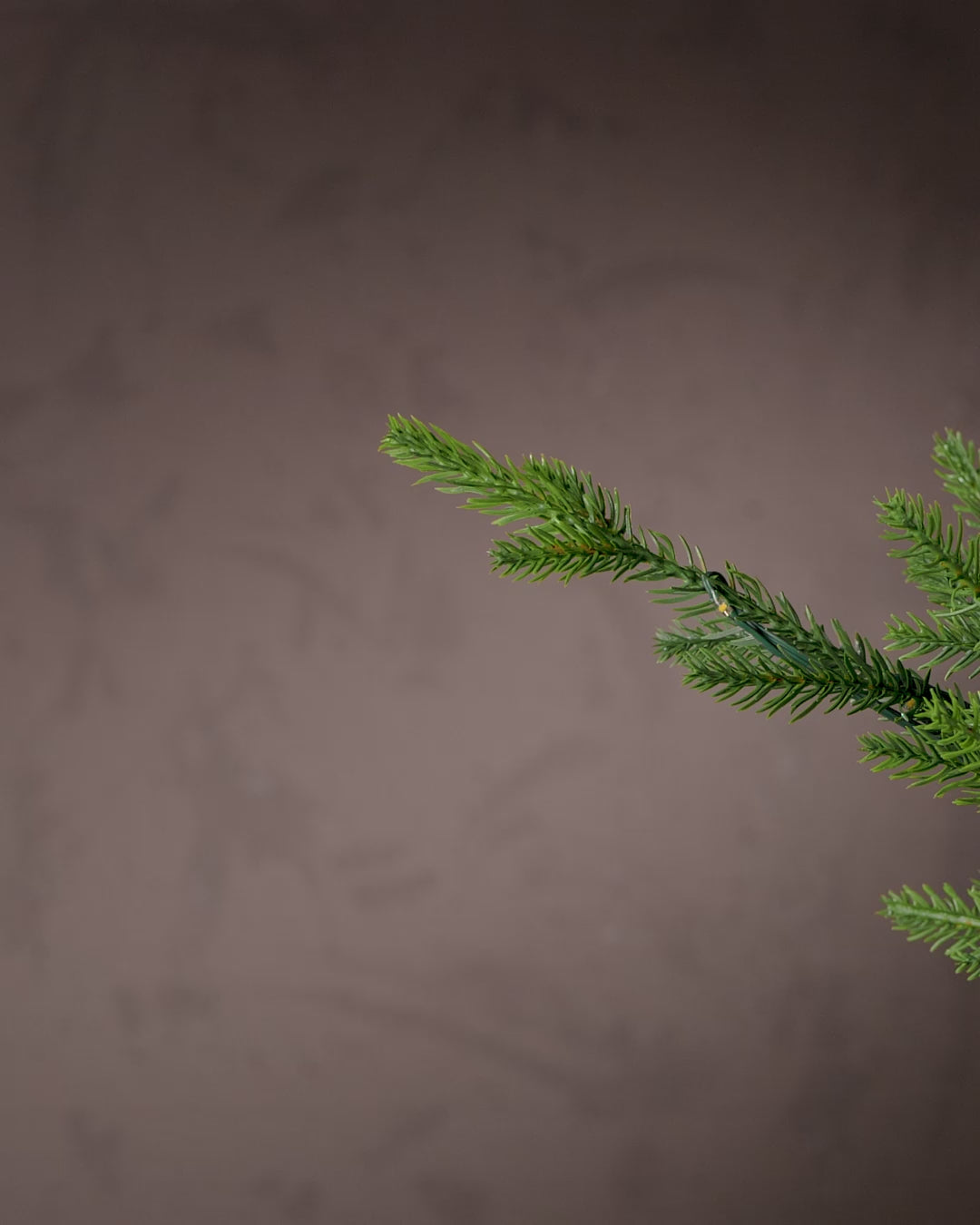 Load video: Set of 10 Glass Berry Cluster Baubles, White