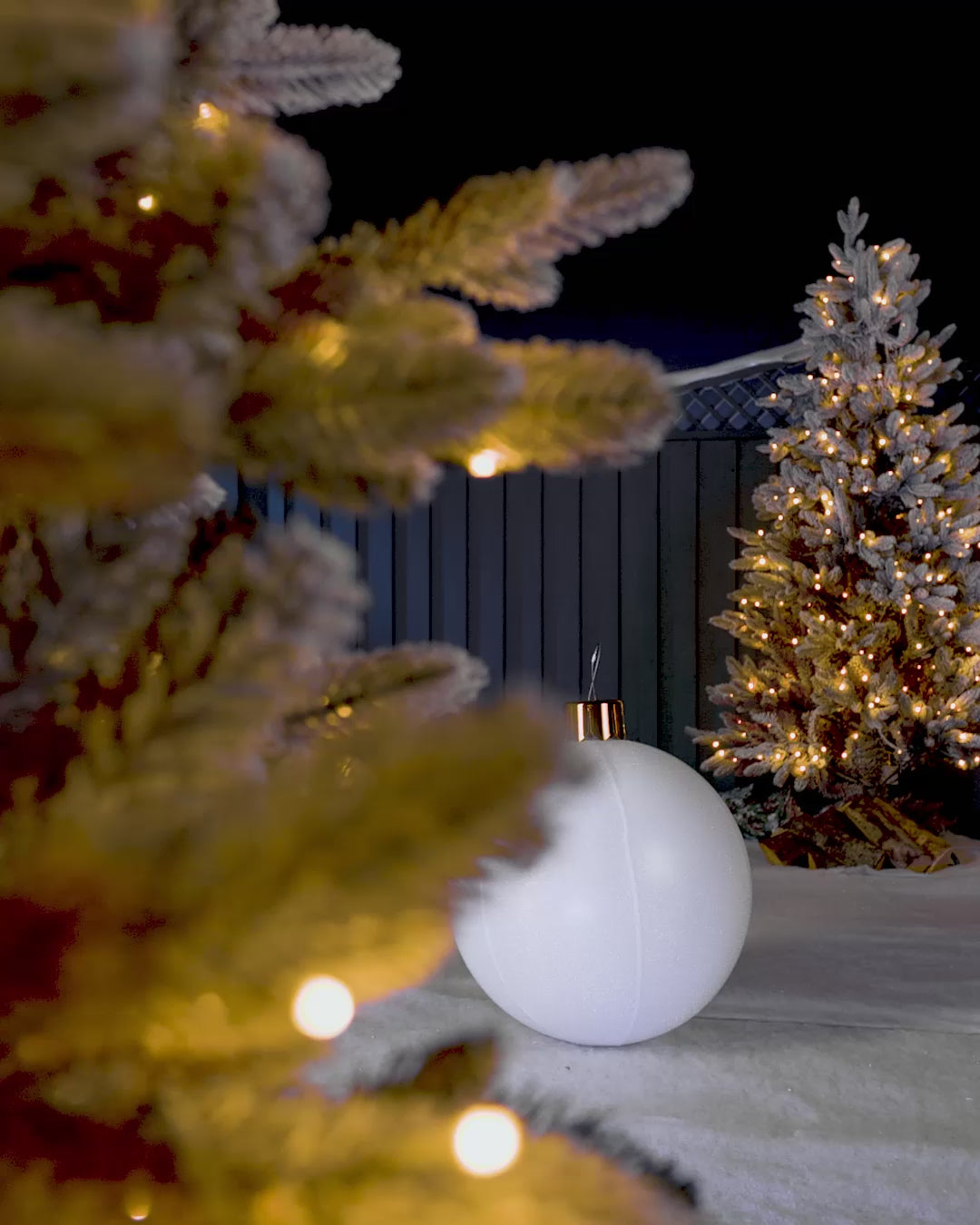 Load video: Inflatable Tinsel Christmas Bauble, White, 45 cm