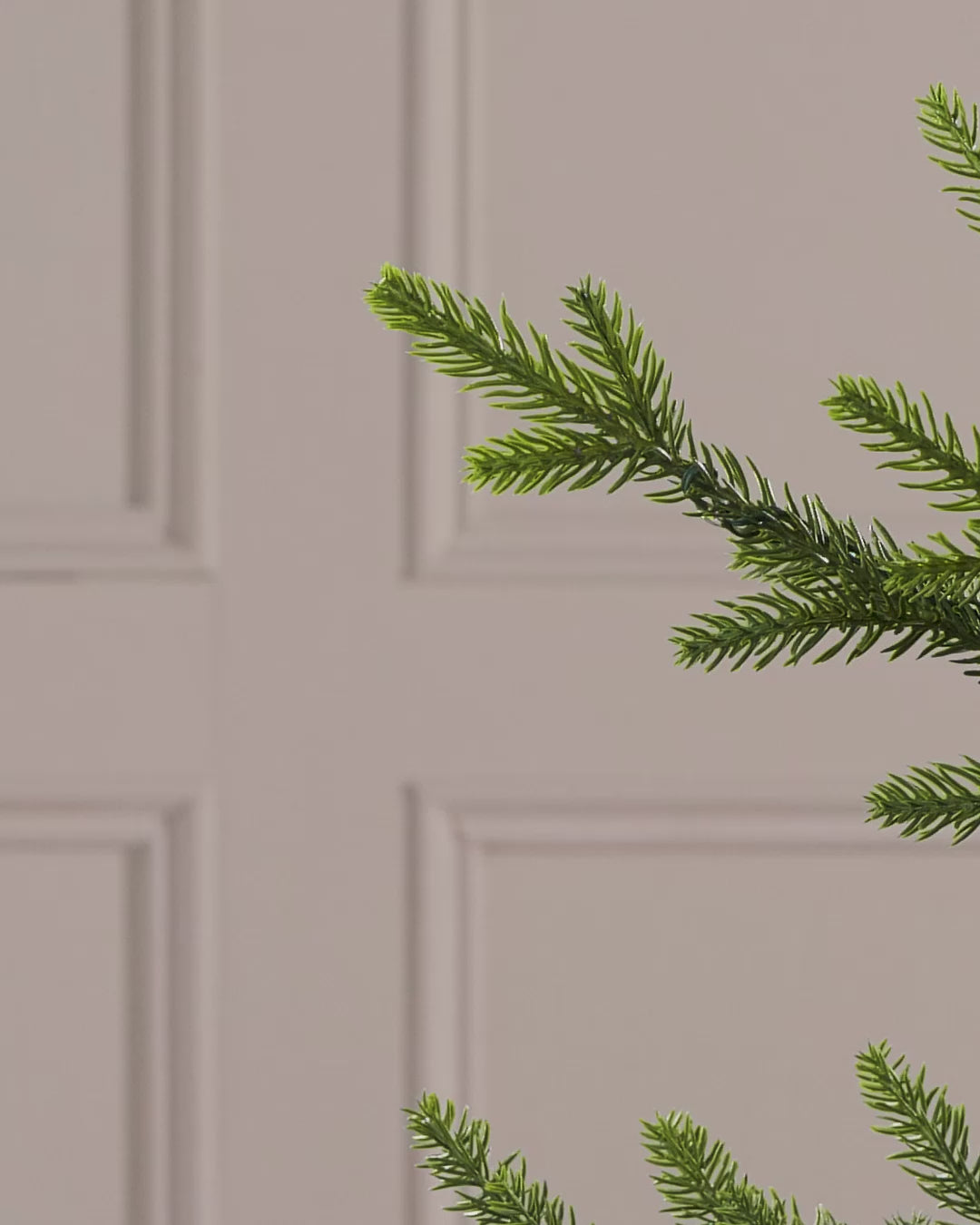 Load video: Set of 20 Velvet Bows, Silver, 13 cm