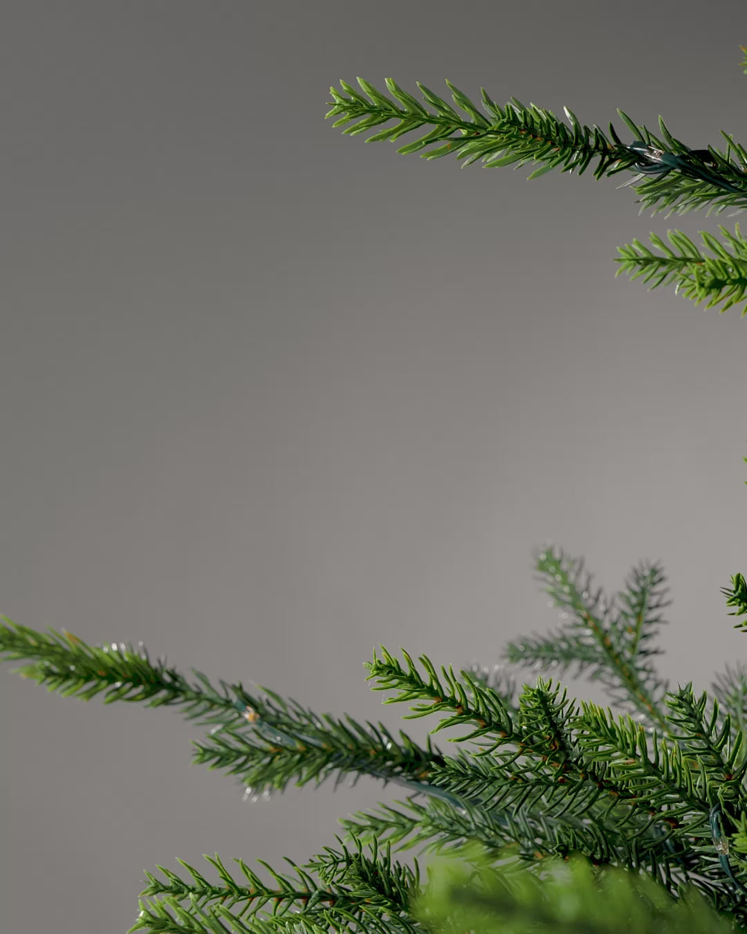 Load video: Set of 50 Shatterproof Baubles, Navy