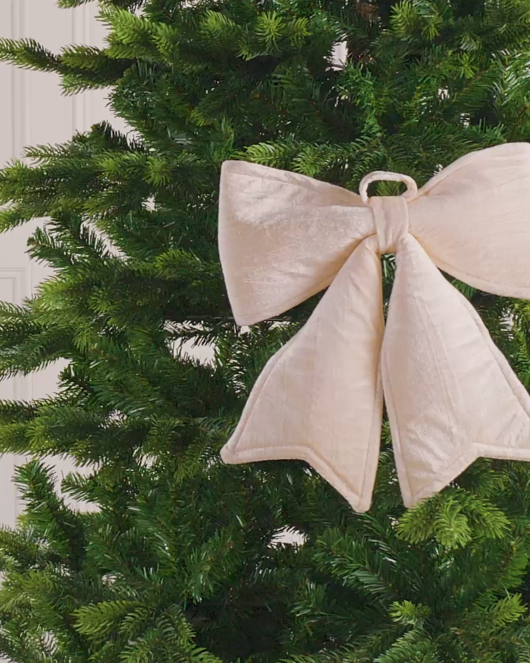 Load video: Vintage Velvet Christmas Bow, Cream, 30 cm