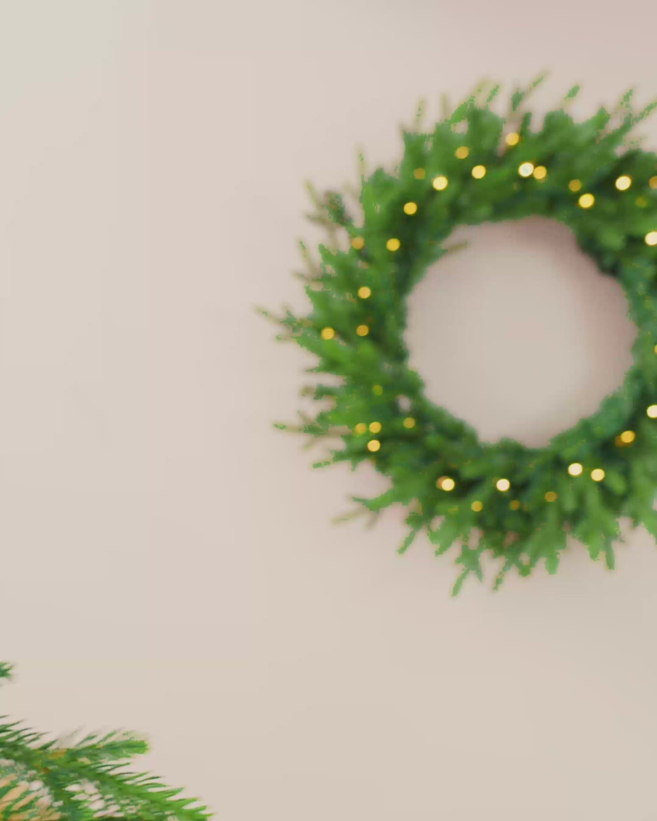 Load video: Pre-Lit Multi-Function Douglas Fir Wreath, 60 cm