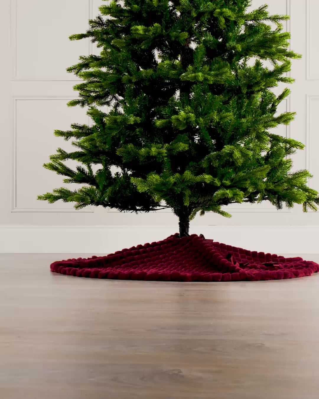 Load video: Faux Fur Diamond Tree Skirt, Burgundy, 122 cm