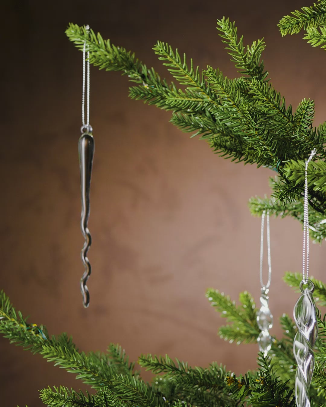Load video: Set of 20 Traditional Glass Icicle Decorations