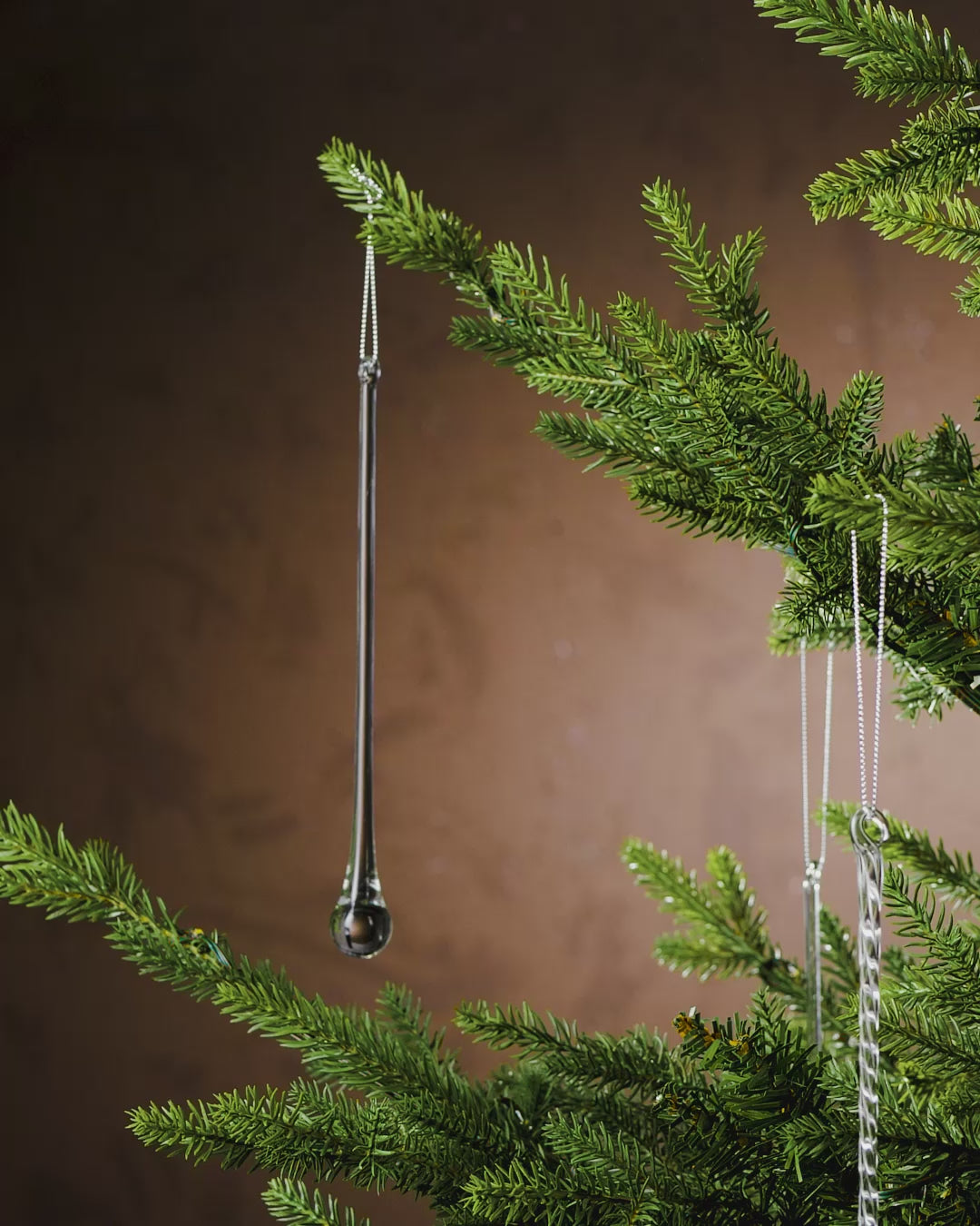 Load video: Set of 6 Glass Teardrop Icicles, 25 cm