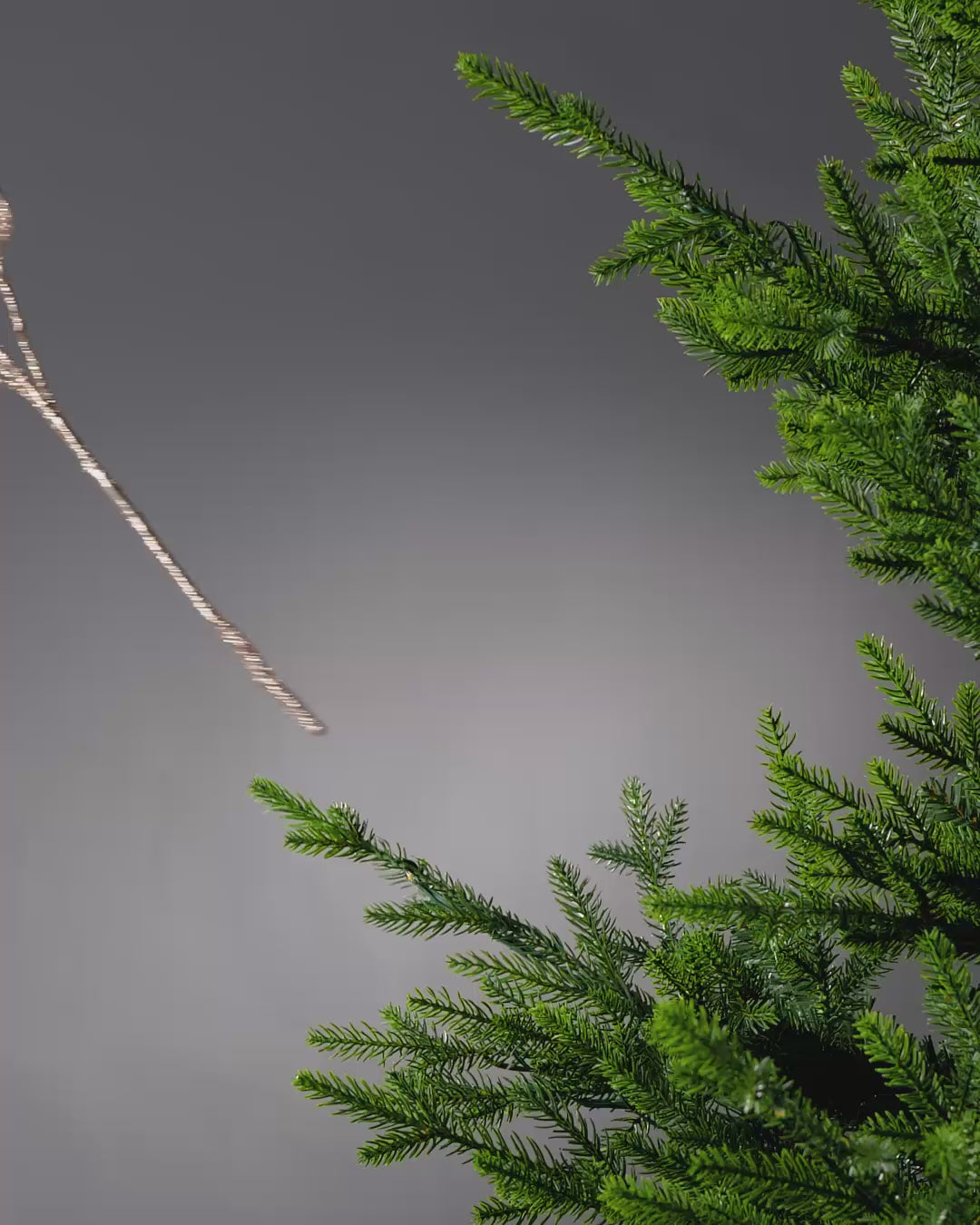 Load video: Gold Leaf Christmas Tree Spray, 73 cm