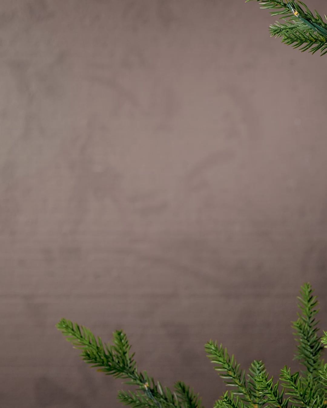 Load video: Set of 6 Glass Baubles, Burgundy, 10 cm