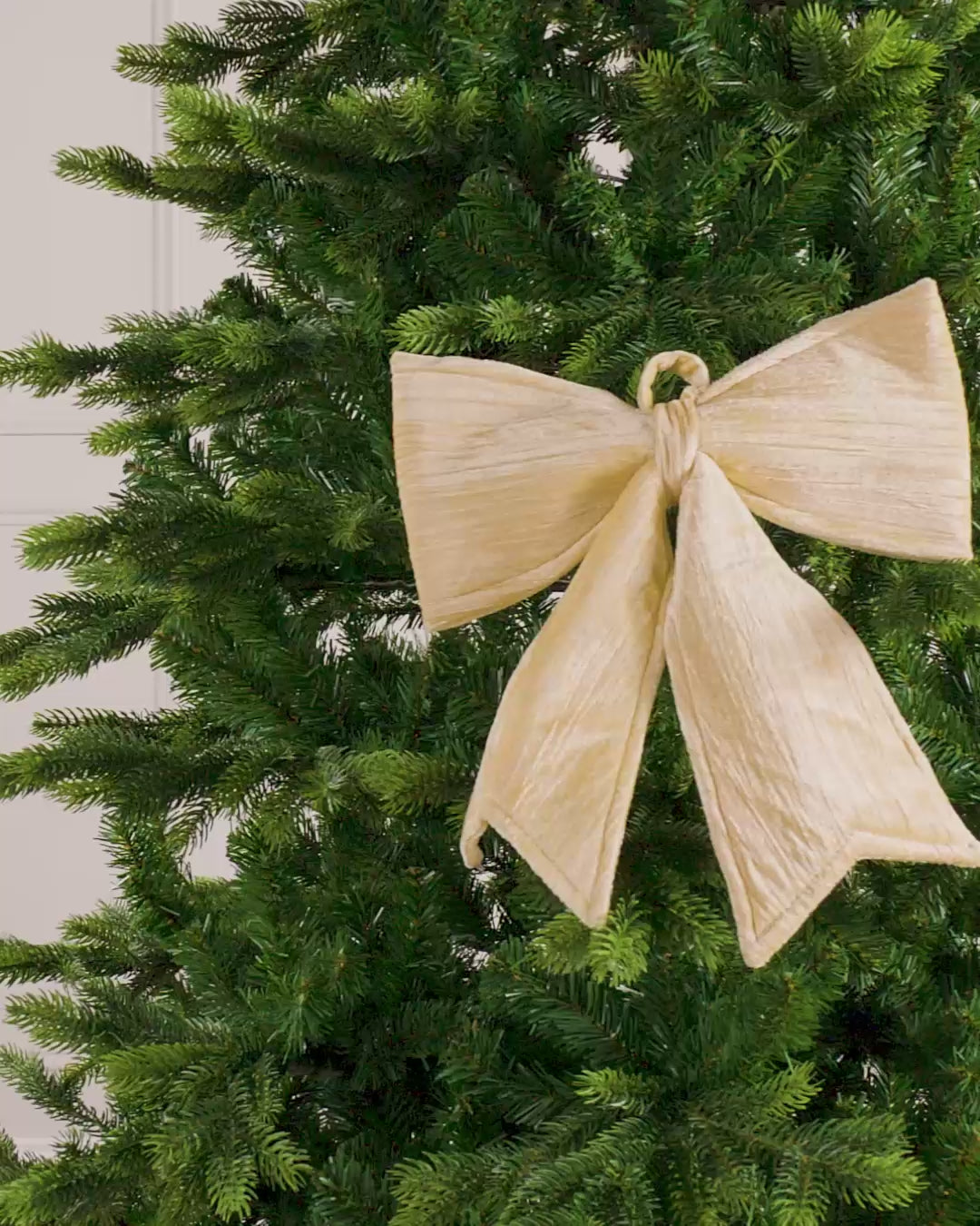 Load video: Vintage Velvet Christmas Bow, Gold, 30 cm