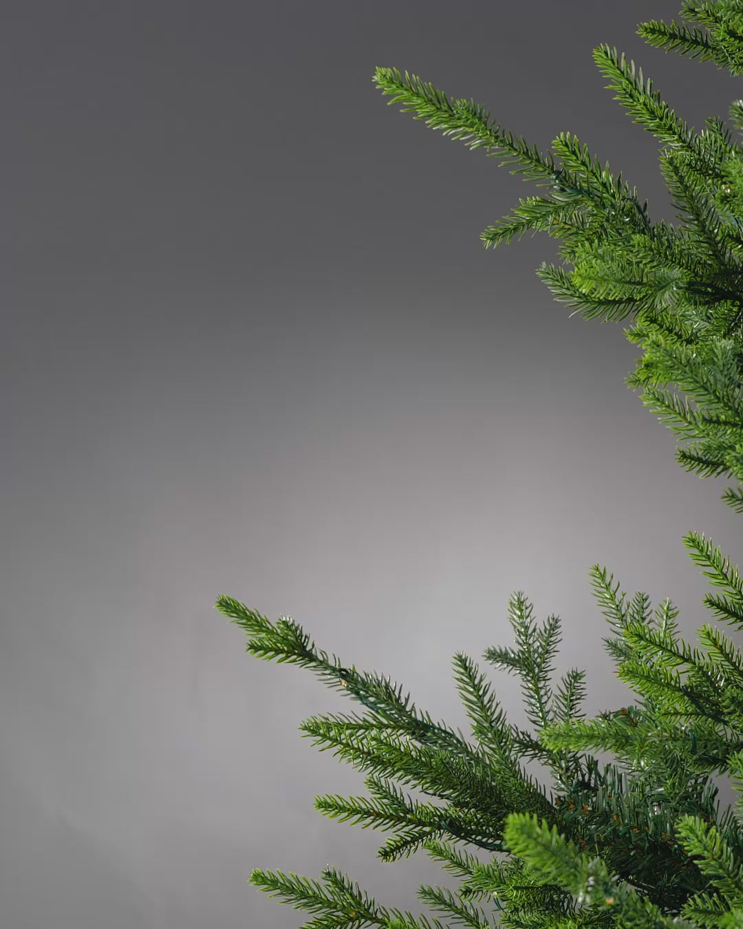 Load video: White Glitter Wispy Tree Spray, 100 cm