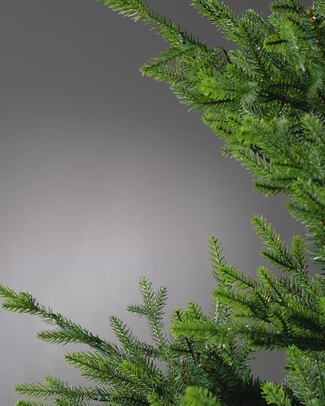 Load video: Pearls Crystal Spray, White, 63 cm