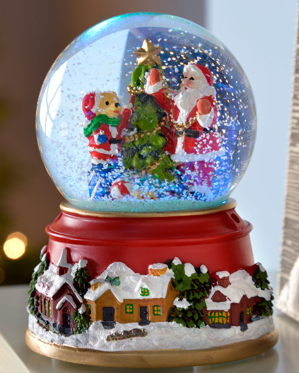 Colour Changing Santa Snowglobe, 10 cm