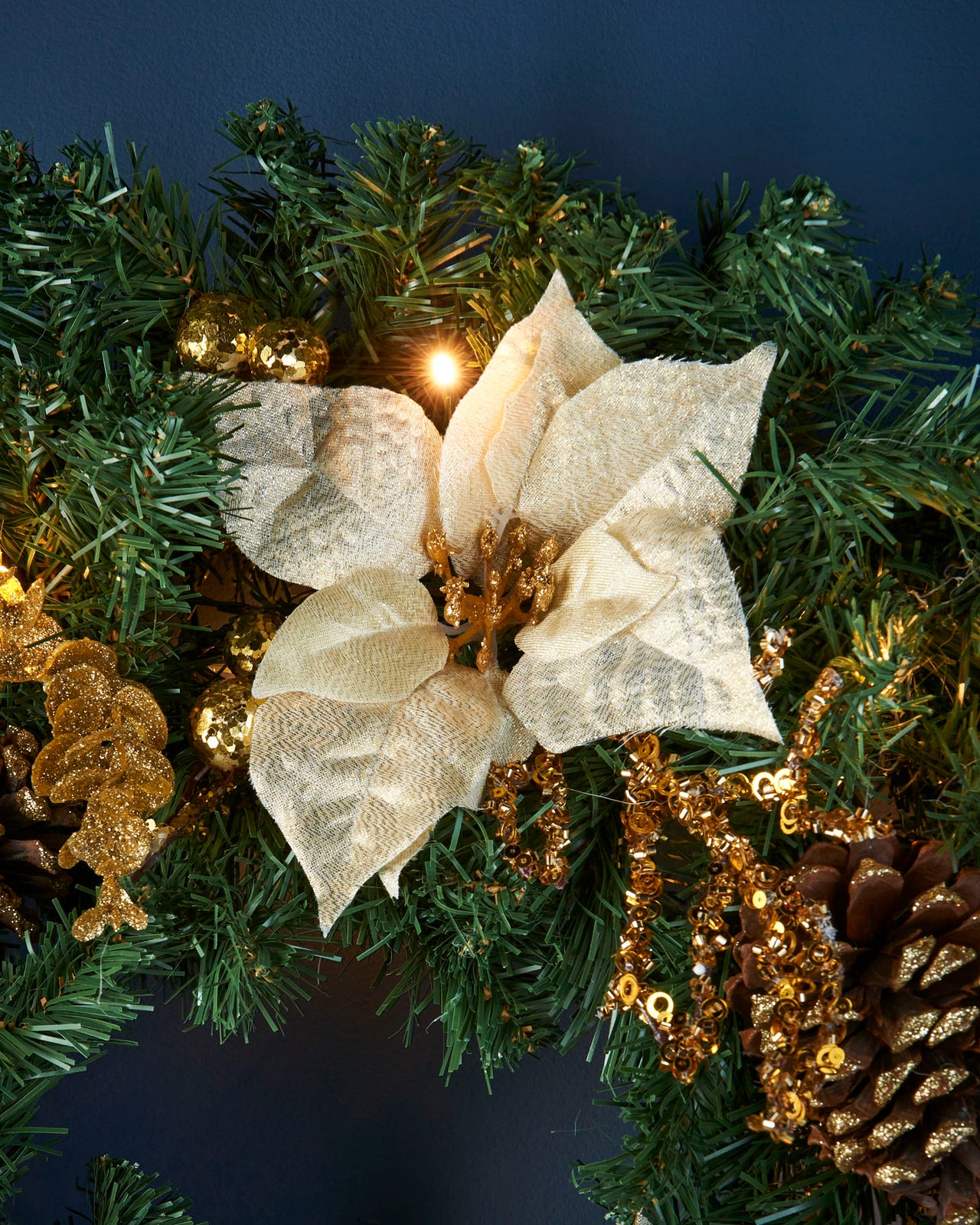 Pre-Lit Decorated Wreath, Gold/Cream, 60 cm