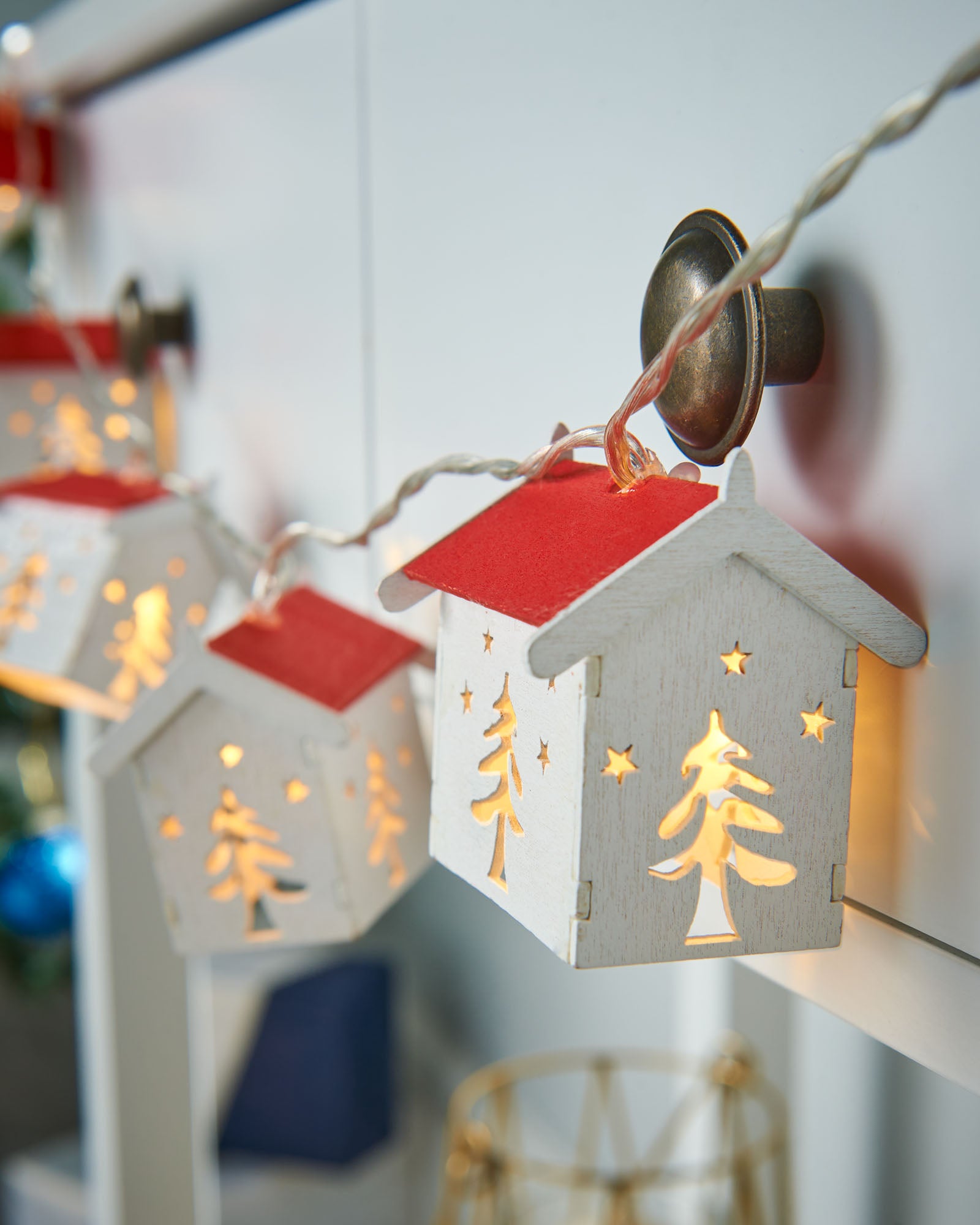 10 Decorative Wooden House LED String Lights, 1.8 m