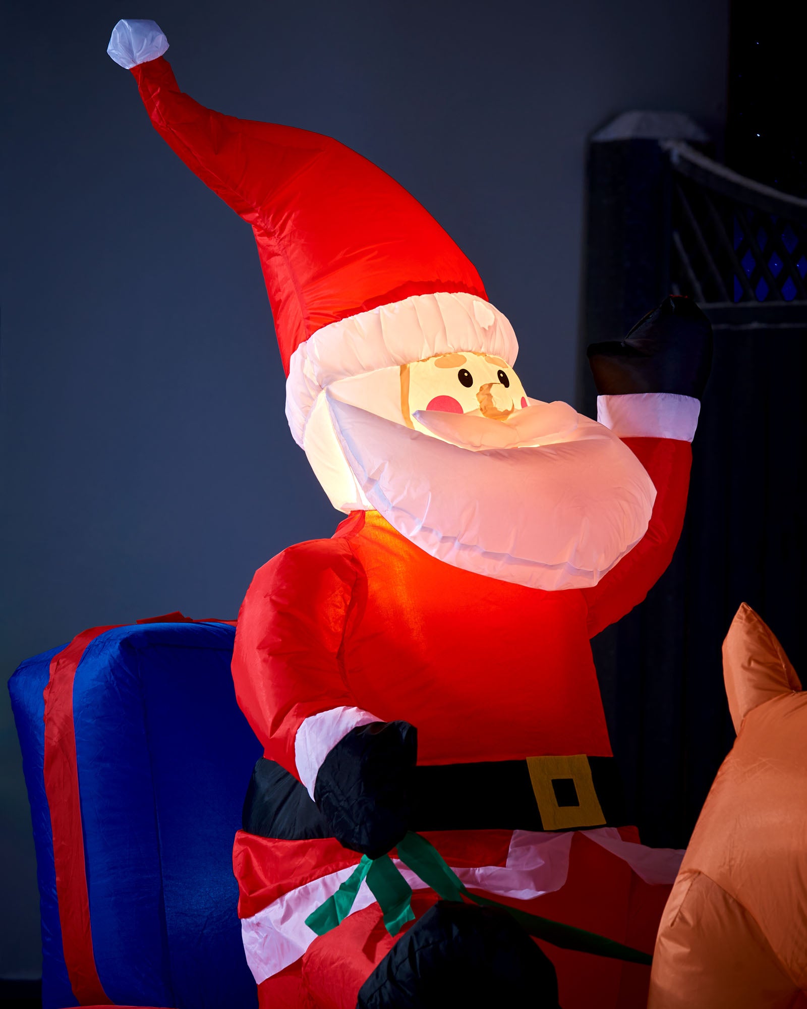 Inflatable Santa hot with drums