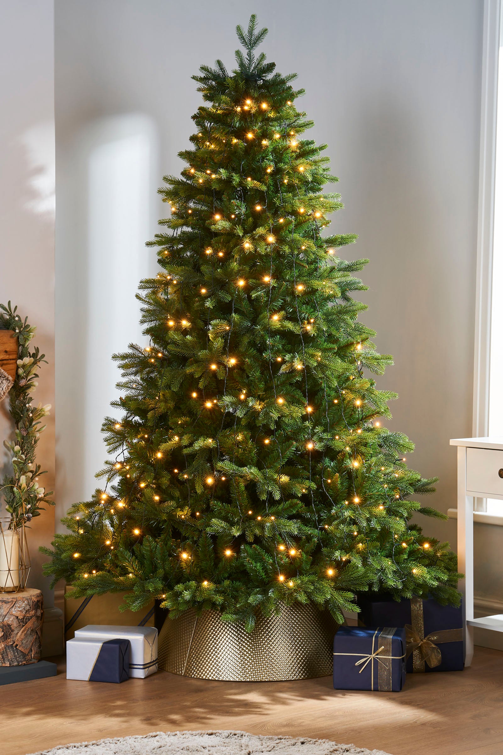 White lights shop on christmas tree