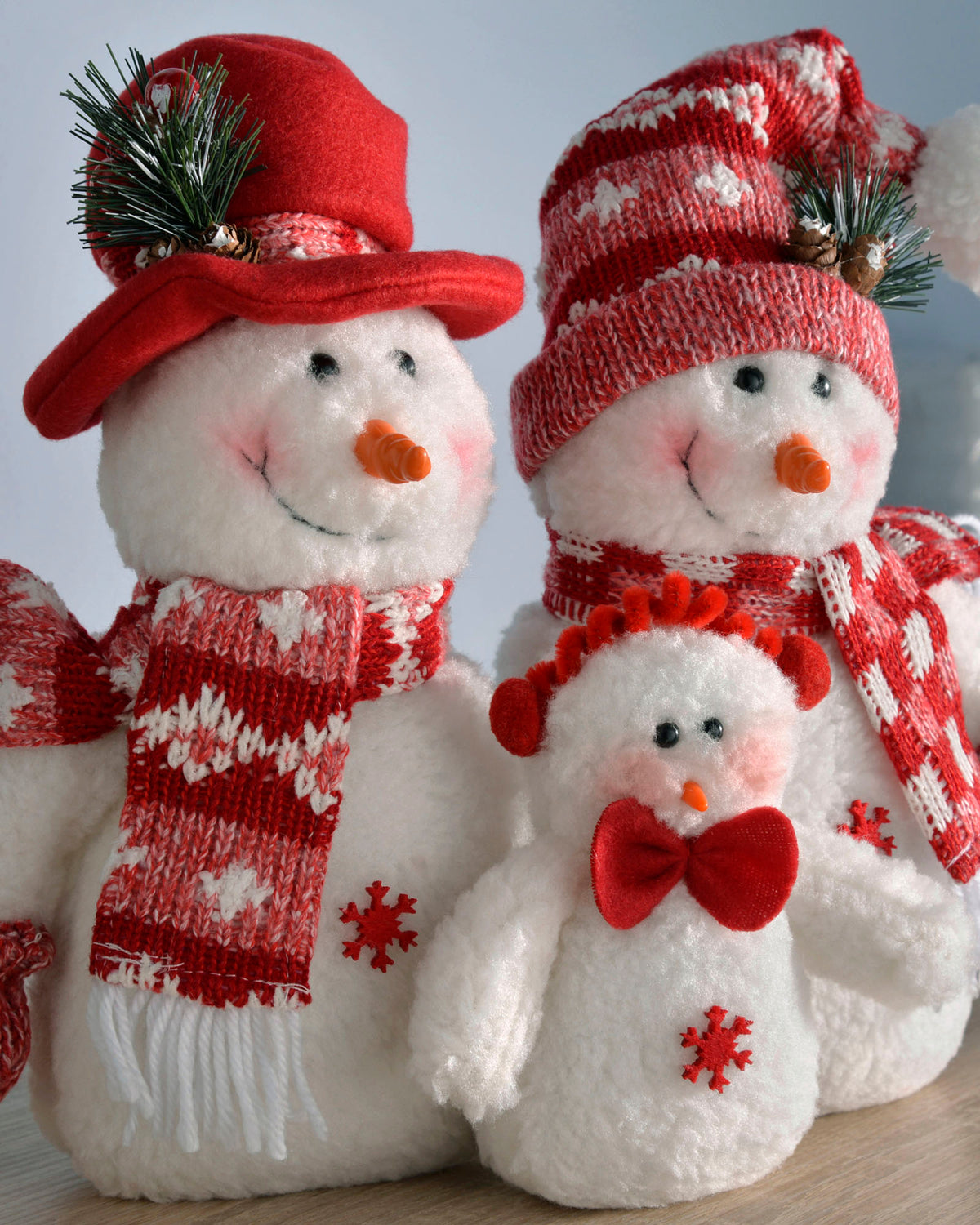 Snowman Family Figurine, Red/White, 27 cm